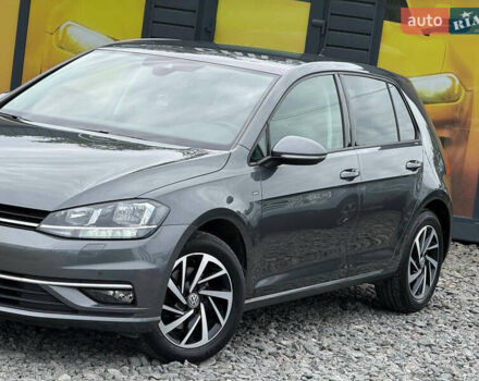 Серый Фольксваген Гольф, объемом двигателя 1.6 л и пробегом 234 тыс. км за 15300 $, фото 13 на Automoto.ua