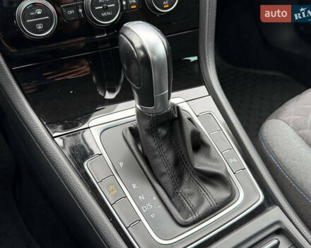 Серый Фольксваген Гольф, объемом двигателя 1.6 л и пробегом 234 тыс. км за 15900 $, фото 61 на Automoto.ua