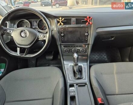 Серый Фольксваген Гольф, объемом двигателя 1.6 л и пробегом 290 тыс. км за 15000 $, фото 11 на Automoto.ua