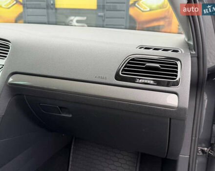 Серый Фольксваген Гольф, объемом двигателя 1.6 л и пробегом 234 тыс. км за 15900 $, фото 40 на Automoto.ua