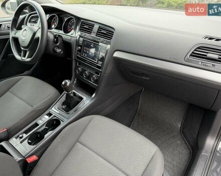 Серый Фольксваген Гольф, объемом двигателя 1 л и пробегом 230 тыс. км за 11300 $, фото 43 на Automoto.ua