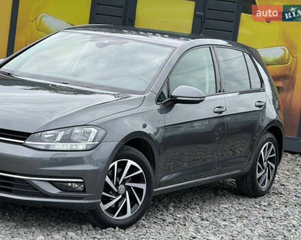 Серый Фольксваген Гольф, объемом двигателя 1.6 л и пробегом 234 тыс. км за 15900 $, фото 12 на Automoto.ua