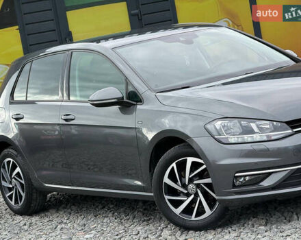 Серый Фольксваген Гольф, объемом двигателя 1.6 л и пробегом 234 тыс. км за 15900 $, фото 9 на Automoto.ua