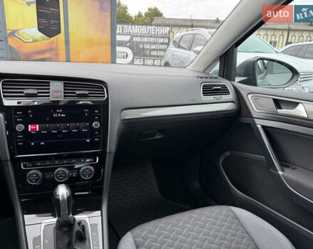 Серый Фольксваген Гольф, объемом двигателя 1.6 л и пробегом 234 тыс. км за 15300 $, фото 41 на Automoto.ua