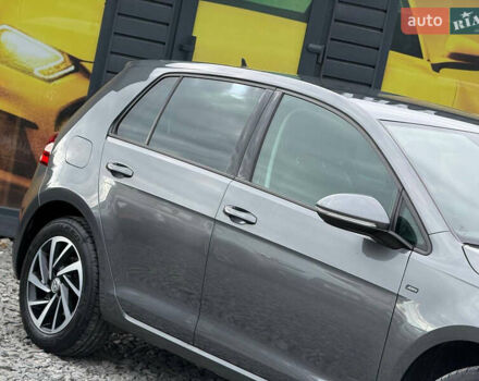 Серый Фольксваген Гольф, объемом двигателя 1.6 л и пробегом 234 тыс. км за 15900 $, фото 19 на Automoto.ua