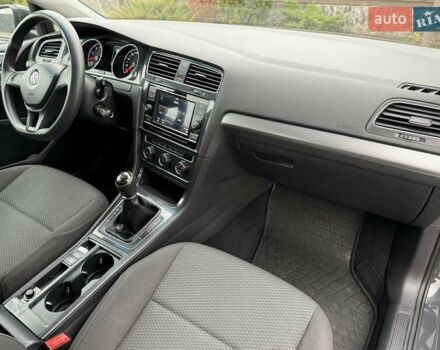 Серый Фольксваген Гольф, объемом двигателя 1 л и пробегом 230 тыс. км за 11300 $, фото 44 на Automoto.ua