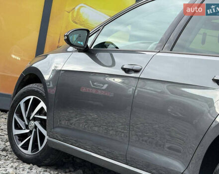 Серый Фольксваген Гольф, объемом двигателя 1.6 л и пробегом 234 тыс. км за 15300 $, фото 20 на Automoto.ua