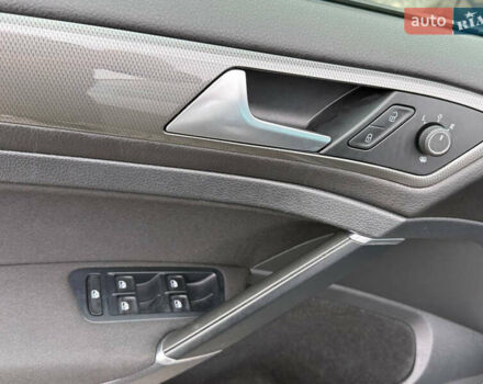 Серый Фольксваген Гольф, объемом двигателя 1.6 л и пробегом 234 тыс. км за 15300 $, фото 50 на Automoto.ua