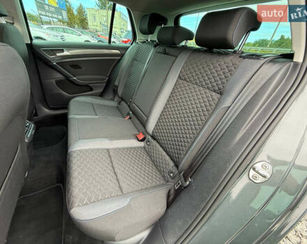 Серый Фольксваген Гольф, объемом двигателя 1.6 л и пробегом 234 тыс. км за 15900 $, фото 52 на Automoto.ua