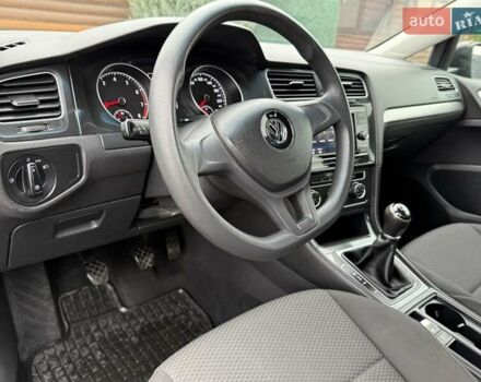 Серый Фольксваген Гольф, объемом двигателя 1 л и пробегом 230 тыс. км за 11300 $, фото 36 на Automoto.ua