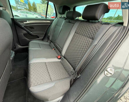 Серый Фольксваген Гольф, объемом двигателя 1.6 л и пробегом 234 тыс. км за 15300 $, фото 47 на Automoto.ua