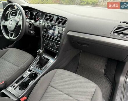 Серый Фольксваген Гольф, объемом двигателя 1 л и пробегом 230 тыс. км за 11300 $, фото 45 на Automoto.ua