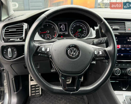 Серый Фольксваген Гольф, объемом двигателя 1.6 л и пробегом 234 тыс. км за 15300 $, фото 52 на Automoto.ua