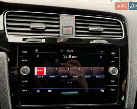 Серый Фольксваген Гольф, объемом двигателя 1.6 л и пробегом 234 тыс. км за 15300 $, фото 54 на Automoto.ua