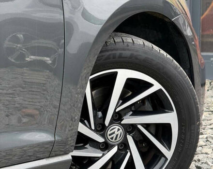 Серый Фольксваген Гольф, объемом двигателя 1.6 л и пробегом 234 тыс. км за 15300 $, фото 30 на Automoto.ua