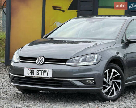 Серый Фольксваген Гольф, объемом двигателя 1.6 л и пробегом 234 тыс. км за 15300 $, фото 12 на Automoto.ua