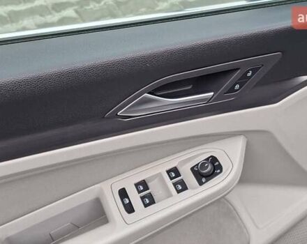 Серый Фольксваген Гольф, объемом двигателя 2 л и пробегом 146 тыс. км за 23333 $, фото 19 на Automoto.ua