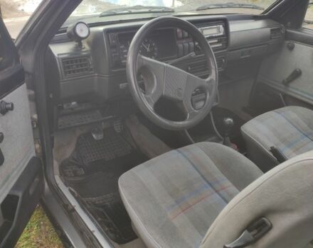 Серый Фольксваген Гольф, объемом двигателя 1.6 л и пробегом 390 тыс. км за 1250 $, фото 7 на Automoto.ua