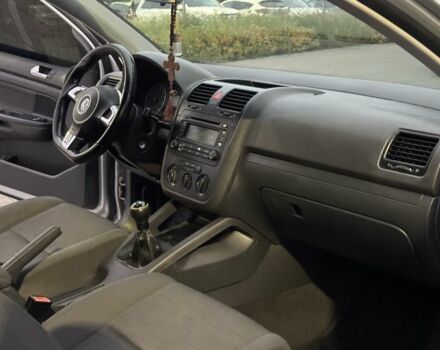 Серый Фольксваген Гольф, объемом двигателя 1.6 л и пробегом 210 тыс. км за 4150 $, фото 19 на Automoto.ua