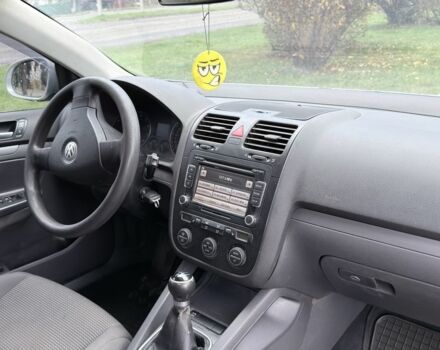 Серый Фольксваген Гольф, объемом двигателя 1.6 л и пробегом 326 тыс. км за 3999 $, фото 6 на Automoto.ua