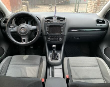 Серый Фольксваген Гольф, объемом двигателя 1.4 л и пробегом 257 тыс. км за 7500 $, фото 2 на Automoto.ua