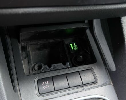 Серый Фольксваген Гольф, объемом двигателя 1.6 л и пробегом 326 тыс. км за 3999 $, фото 11 на Automoto.ua