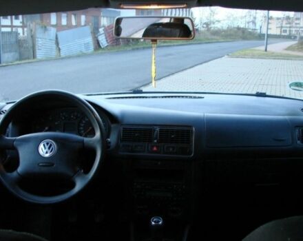 Серый Фольксваген Гольф, объемом двигателя 4 л и пробегом 268 тыс. км за 1100 $, фото 5 на Automoto.ua