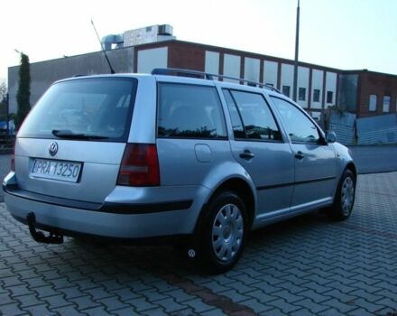 Серый Фольксваген Гольф, объемом двигателя 4 л и пробегом 268 тыс. км за 1100 $, фото 1 на Automoto.ua