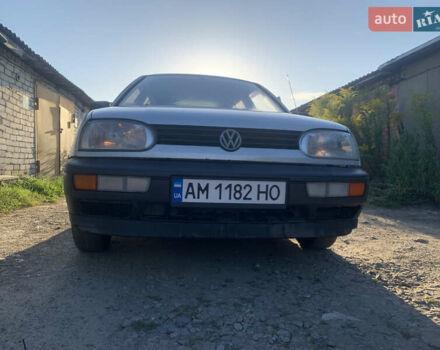 Серый Фольксваген Гольф, объемом двигателя 1.78 л и пробегом 350 тыс. км за 2000 $, фото 3 на Automoto.ua