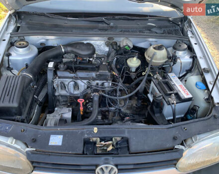 Серый Фольксваген Гольф, объемом двигателя 1.78 л и пробегом 350 тыс. км за 2000 $, фото 10 на Automoto.ua