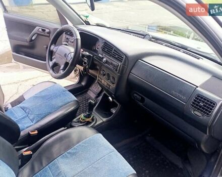 Серый Фольксваген Гольф, объемом двигателя 1.6 л и пробегом 300 тыс. км за 3300 $, фото 9 на Automoto.ua