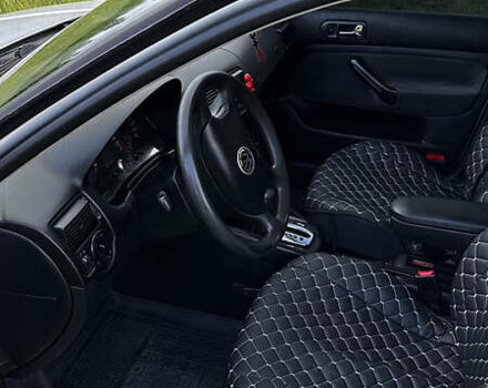 Серый Фольксваген Гольф, объемом двигателя 1.6 л и пробегом 261 тыс. км за 4100 $, фото 26 на Automoto.ua