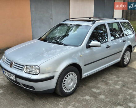 Серый Фольксваген Гольф, объемом двигателя 1.6 л и пробегом 370 тыс. км за 3950 $, фото 1 на Automoto.ua