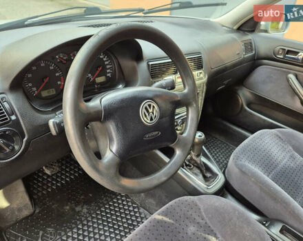 Серый Фольксваген Гольф, объемом двигателя 1.6 л и пробегом 370 тыс. км за 3950 $, фото 7 на Automoto.ua