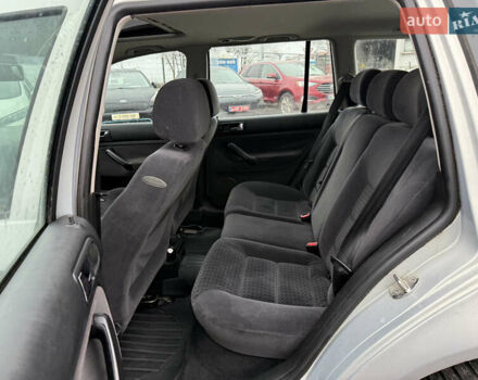 Серый Фольксваген Гольф, объемом двигателя 1.6 л и пробегом 236 тыс. км за 3750 $, фото 35 на Automoto.ua