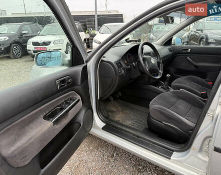 Серый Фольксваген Гольф, объемом двигателя 1.6 л и пробегом 236 тыс. км за 3750 $, фото 38 на Automoto.ua