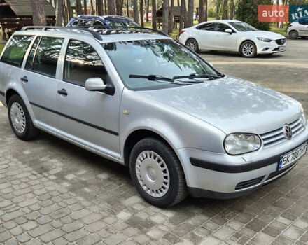 Серый Фольксваген Гольф, объемом двигателя 1.6 л и пробегом 370 тыс. км за 3950 $, фото 5 на Automoto.ua