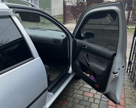 Сірий Фольксваген Гольф, об'ємом двигуна 2 л та пробігом 315 тис. км за 4000 $, фото 4 на Automoto.ua