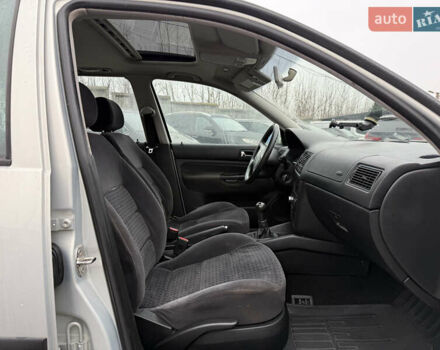 Серый Фольксваген Гольф, объемом двигателя 1.6 л и пробегом 236 тыс. км за 3750 $, фото 17 на Automoto.ua