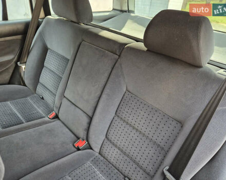 Серый Фольксваген Гольф, объемом двигателя 1.6 л и пробегом 370 тыс. км за 3950 $, фото 9 на Automoto.ua