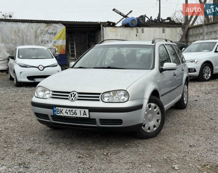 Серый Фольксваген Гольф, объемом двигателя 1.6 л и пробегом 236 тыс. км за 3750 $, фото 2 на Automoto.ua