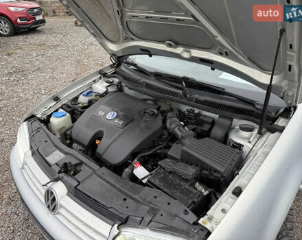 Серый Фольксваген Гольф, объемом двигателя 1.6 л и пробегом 236 тыс. км за 3750 $, фото 45 на Automoto.ua