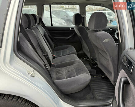 Серый Фольксваген Гольф, объемом двигателя 1.6 л и пробегом 236 тыс. км за 3750 $, фото 27 на Automoto.ua