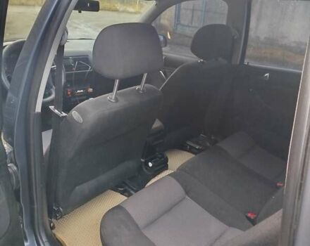 Серый Фольксваген Гольф, объемом двигателя 1.6 л и пробегом 300 тыс. км за 2999 $, фото 12 на Automoto.ua