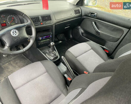 Серый Фольксваген Гольф, объемом двигателя 1.6 л и пробегом 290 тыс. км за 3600 $, фото 7 на Automoto.ua