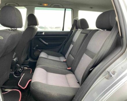 Серый Фольксваген Гольф, объемом двигателя 1.6 л и пробегом 267 тыс. км за 3890 $, фото 14 на Automoto.ua