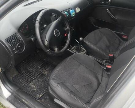 Серый Фольксваген Гольф, объемом двигателя 1.6 л и пробегом 259 тыс. км за 2800 $, фото 6 на Automoto.ua