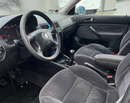 Серый Фольксваген Гольф, объемом двигателя 1.9 л и пробегом 256 тыс. км за 1850 $, фото 5 на Automoto.ua