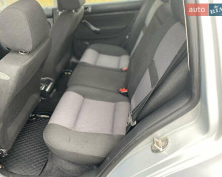 Серый Фольксваген Гольф, объемом двигателя 1.6 л и пробегом 290 тыс. км за 3600 $, фото 6 на Automoto.ua