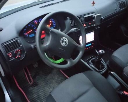 Серый Фольксваген Гольф, объемом двигателя 1.6 л и пробегом 260 тыс. км за 3950 $, фото 9 на Automoto.ua